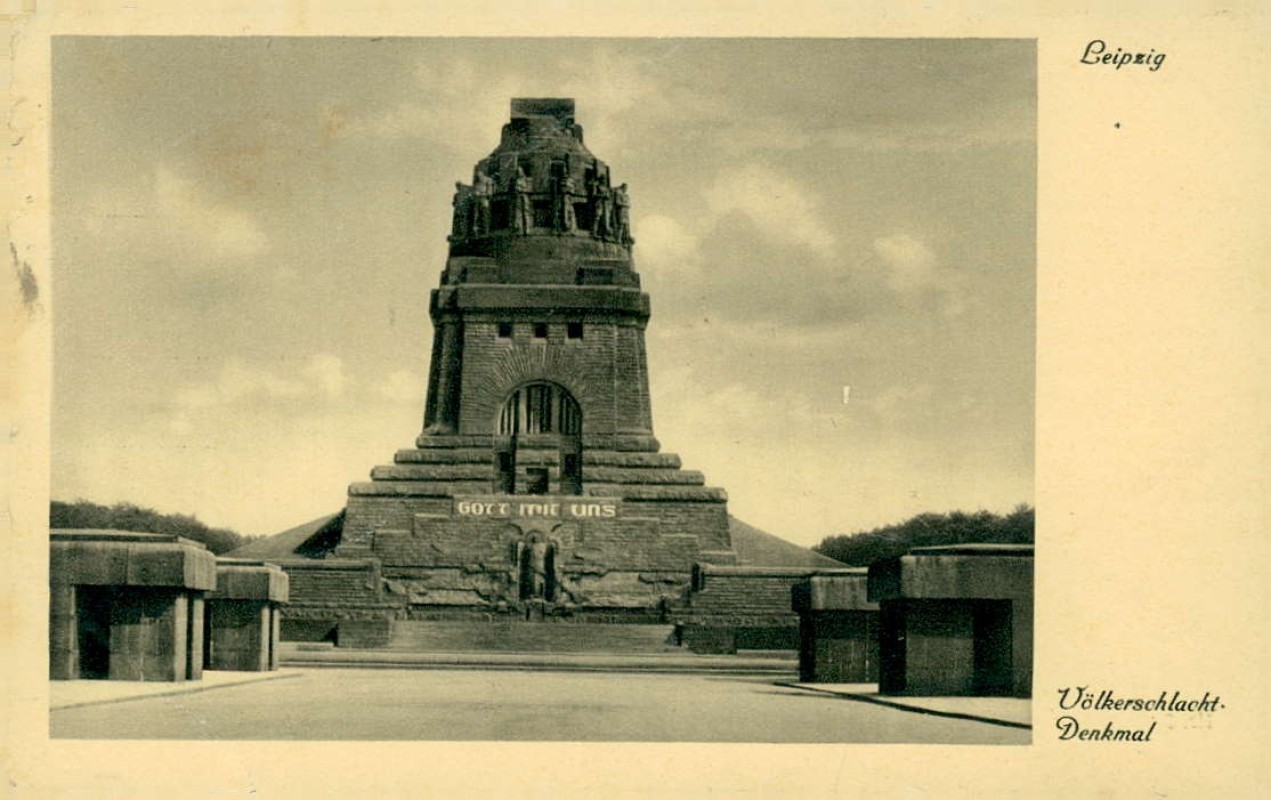 vergrößern: Bildseite historische Ansichtskarte von 1927: Posten Völkerschlachtdenkmal:: Leipzig