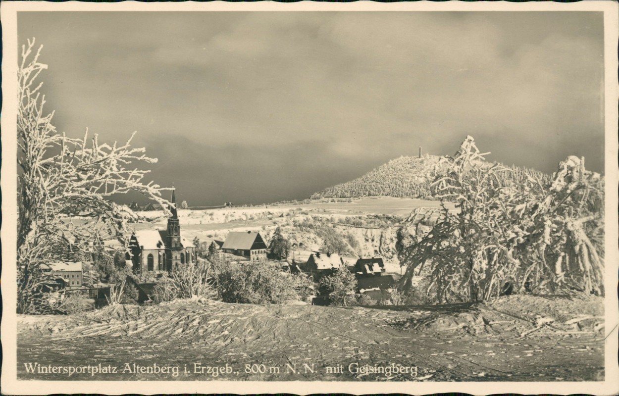 vergrößern: Bildseite historische Ansichtskarte von 1939: Stadt im Winter mit Geisingberg:: Altenberg (Erzgebirge)