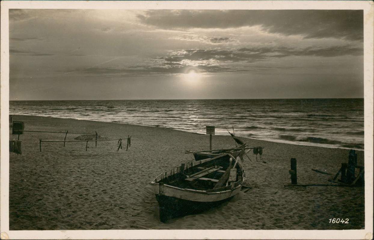 zoom: Image side vintage Postcard from 1939: Strand Boot Stimmungsbild Pommern:: Miedzywodzie