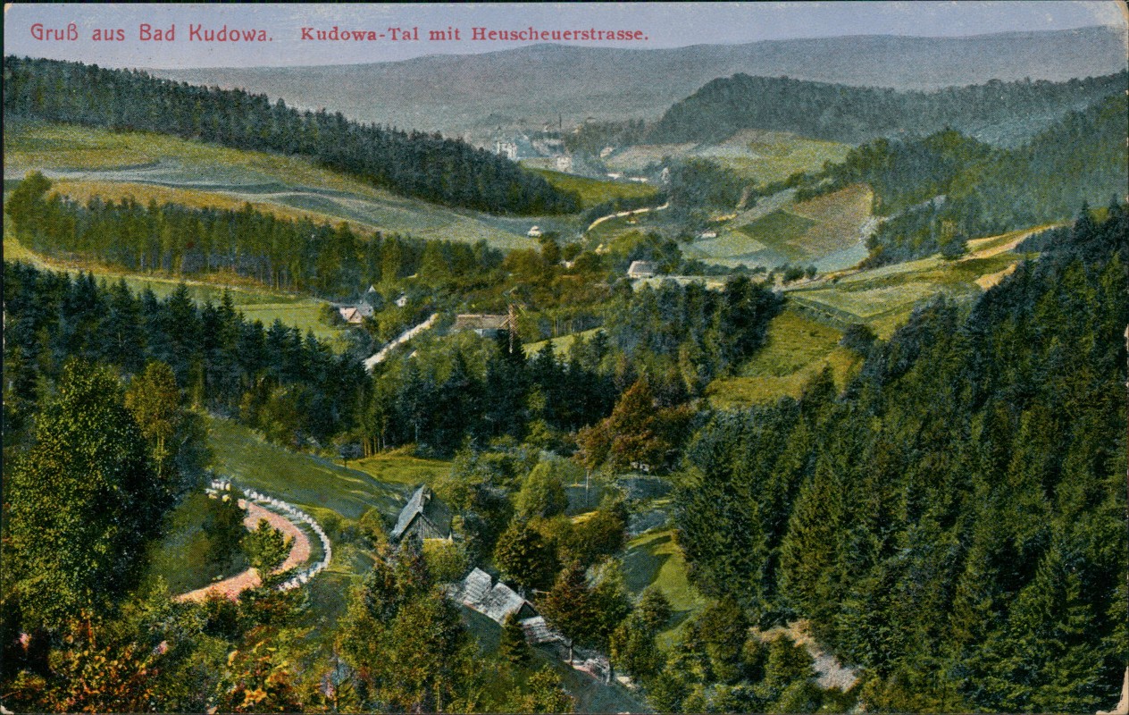 vergrößern: Bildseite historische Ansichtskarte von 1930: Tal mit Heuscheuerstrasse.:: Bad Kudowa