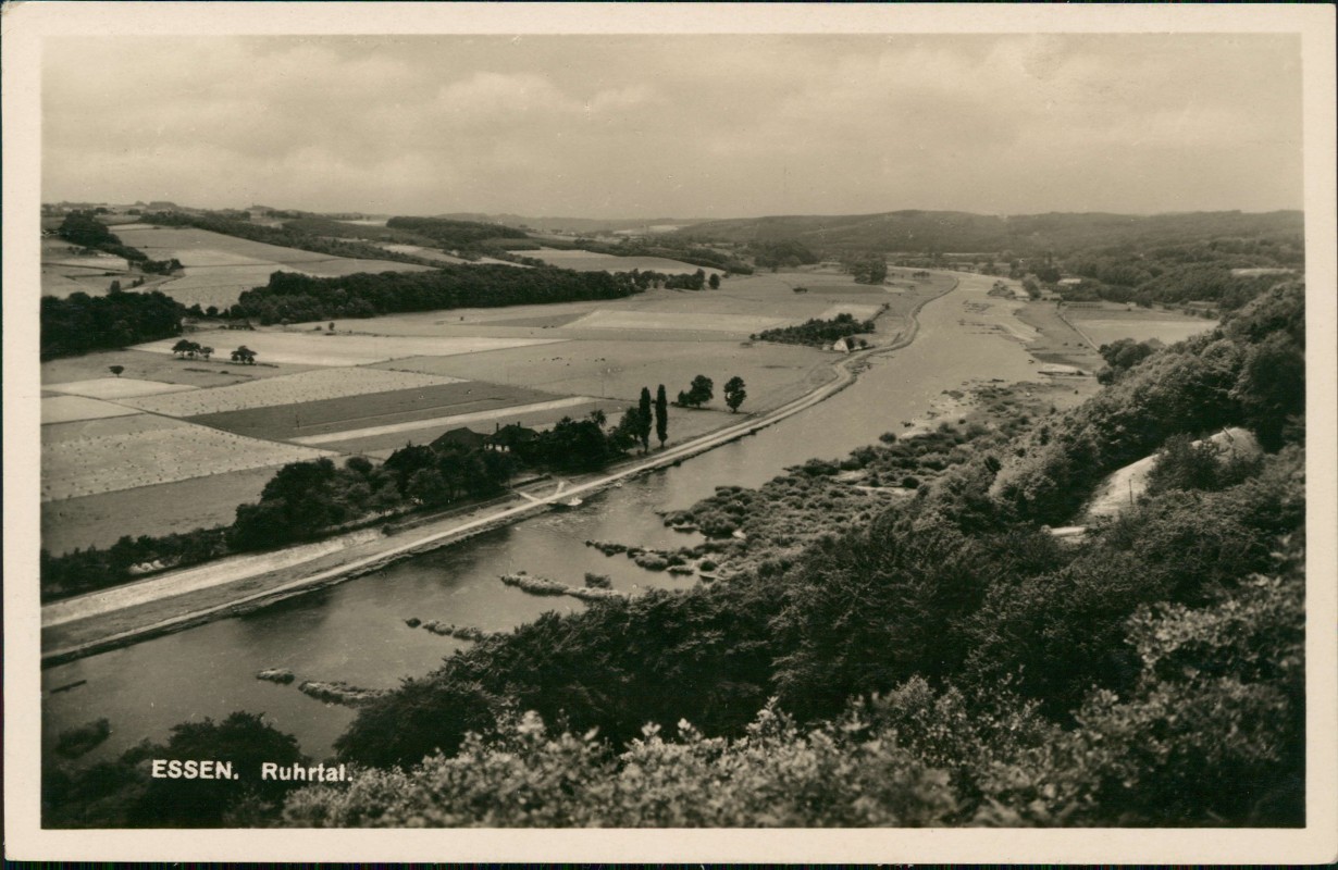vergrößern: Bildseite historische Ansichtskarte von 1930: Blick in das Ruhrtal - Fotokarte:: Essen (Ruhr)