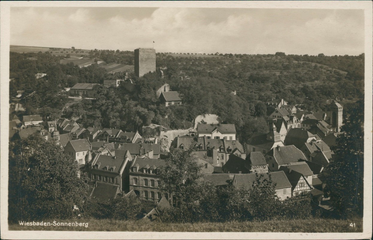 zoom: Image side vintage Postcard from 1930: Blick auf den Stadtteil:: Sonnenberg-Wiesbaden