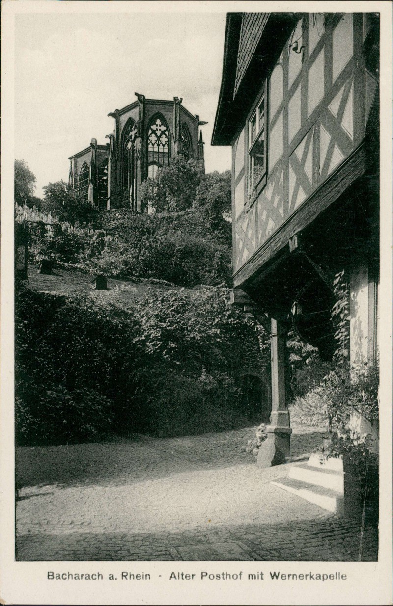 zoom: Image side vintage Postcard from 1920: Alter Posthof mit Wernerkapelle:: Bacharach