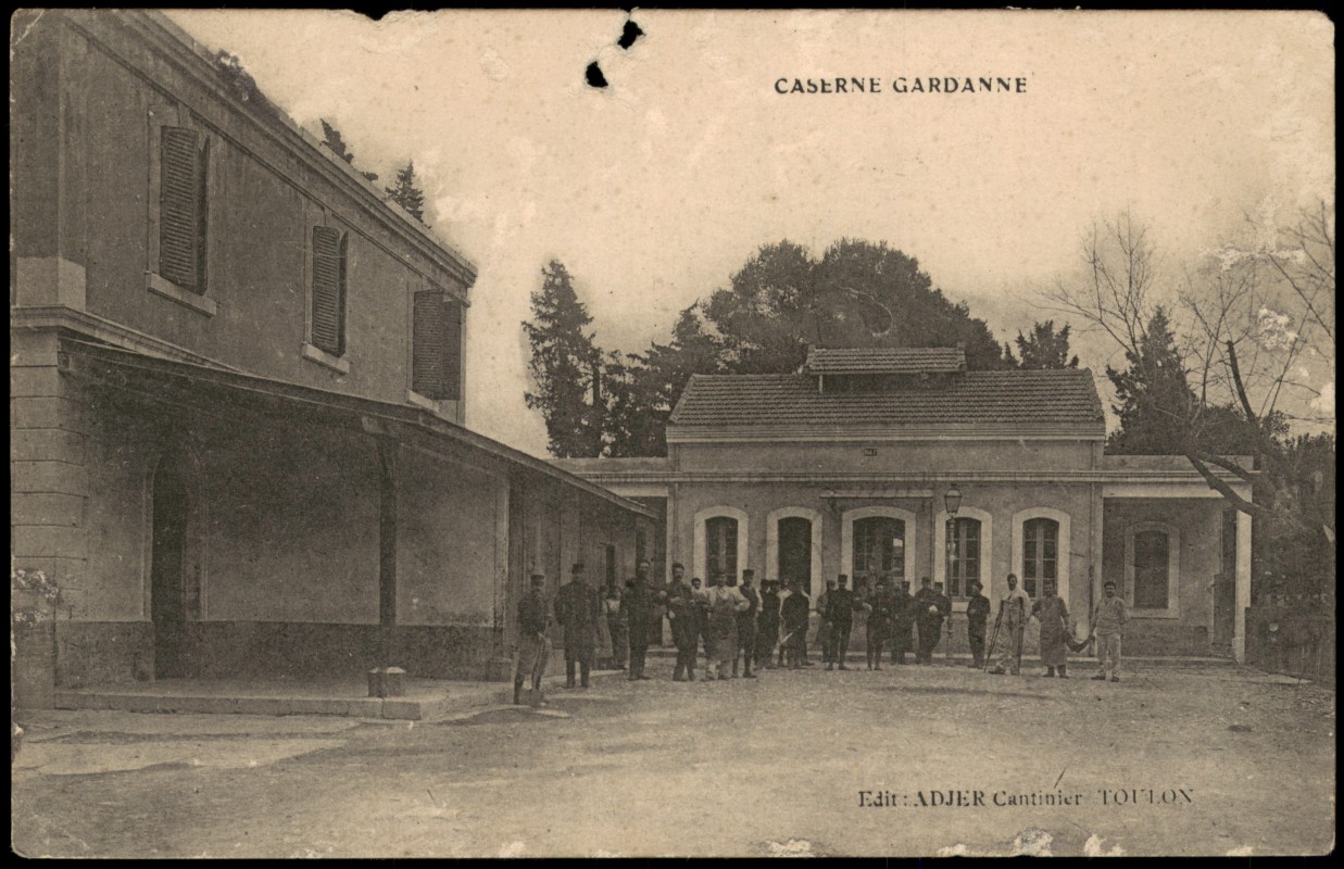 zoom: Image side vintage Postcard from 1919: CASERNE Kaserne:: Gardanne