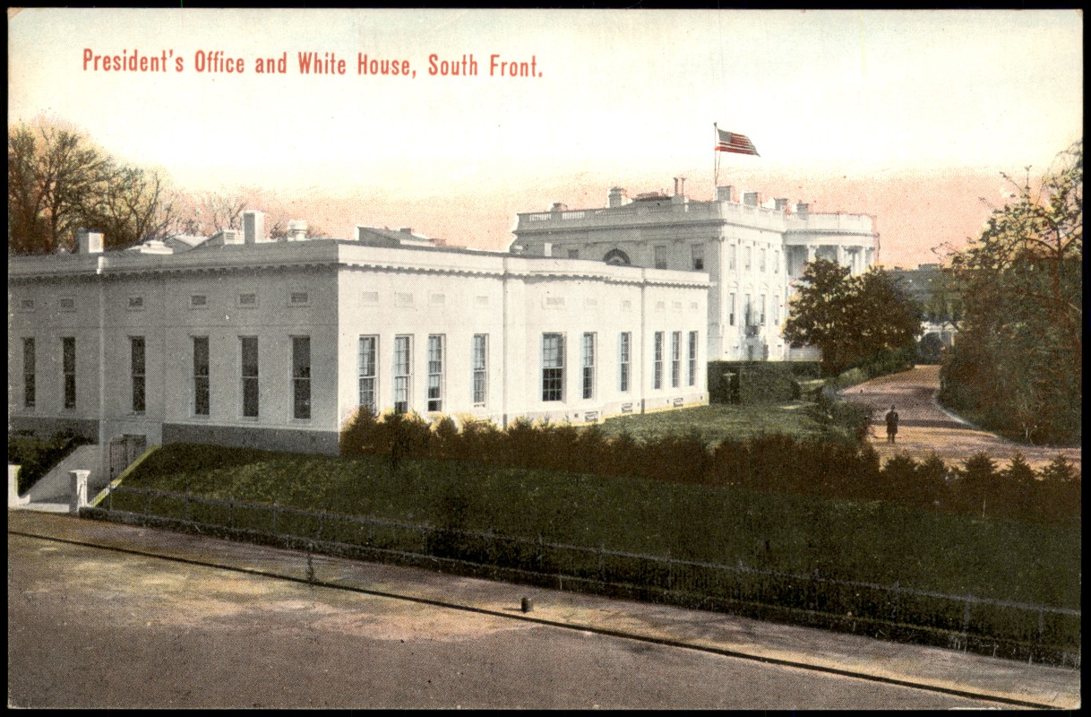 zoom: Image side vintage Postcard from 1917: President