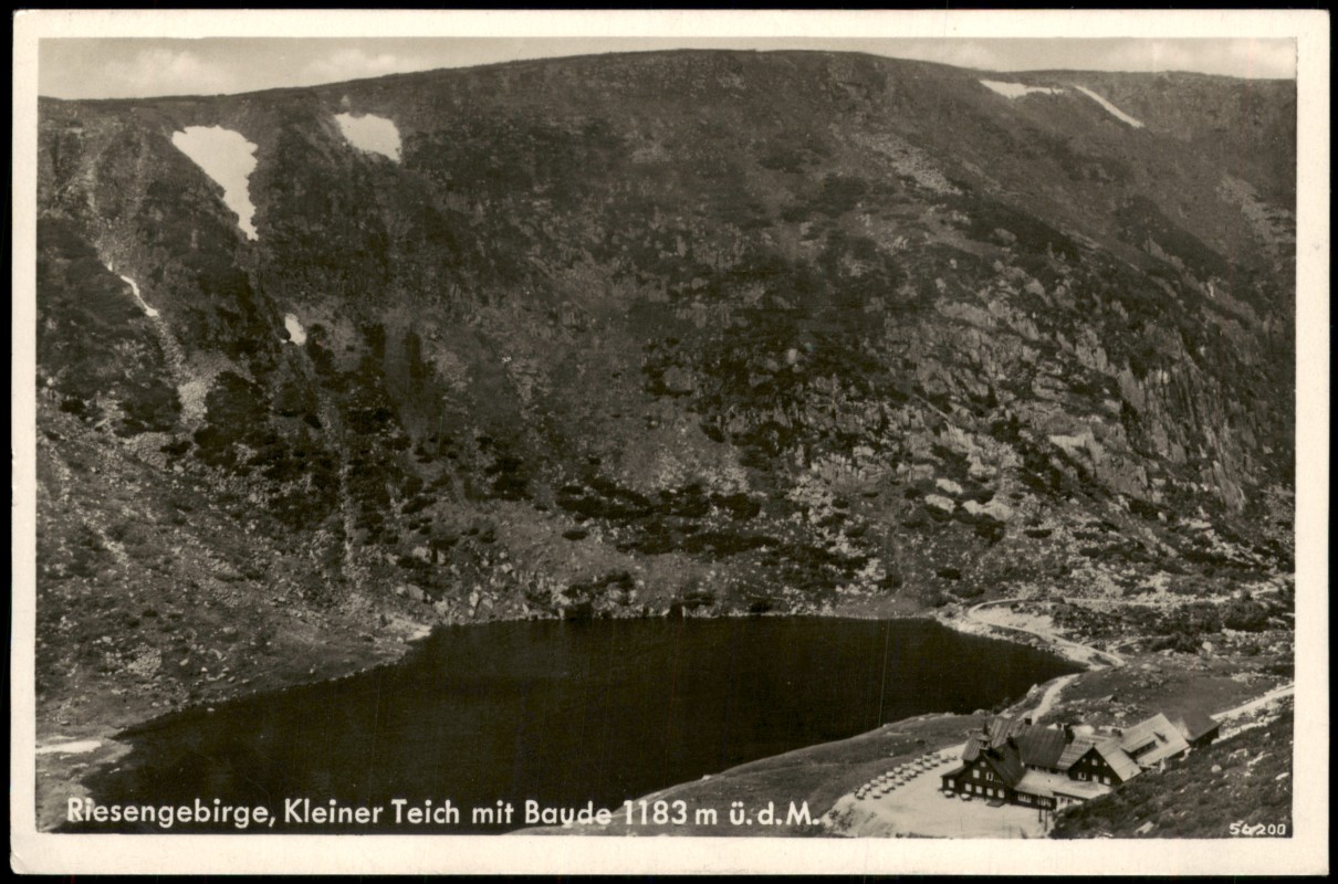 vergrößern: Bildseite historische Ansichtskarte von 1937: Riesengebirge Kleiner Teich mit Baude:: Brückenberg-Krummhübel