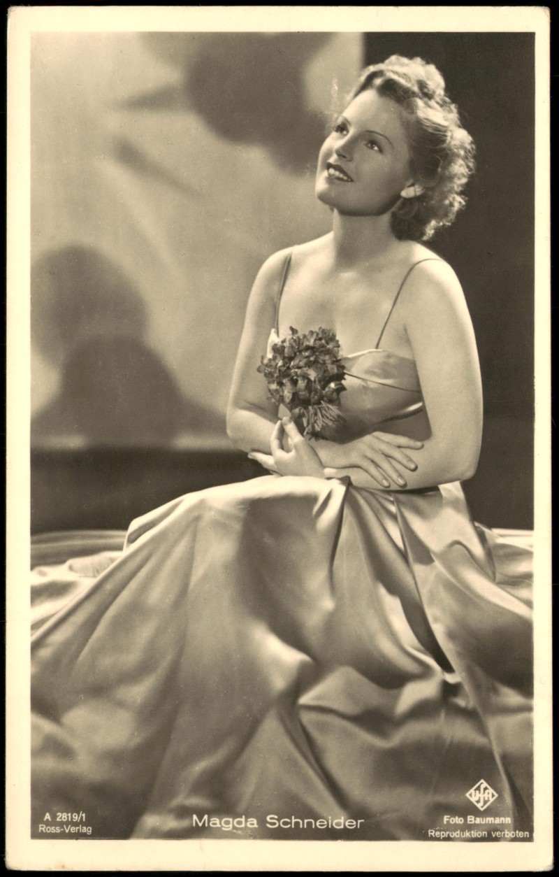 vergrößern: Bildseite historische Ansichtskarte von 1940: MAGDA SCHNEIDER Film Fernsehen Theater Schauspielerin::