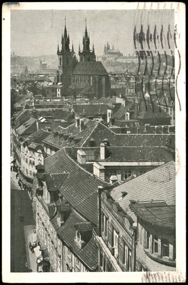 vergrößern: Bildseite historische Ansichtskarte von 1948: Blick vom Pulverturm:: Prag