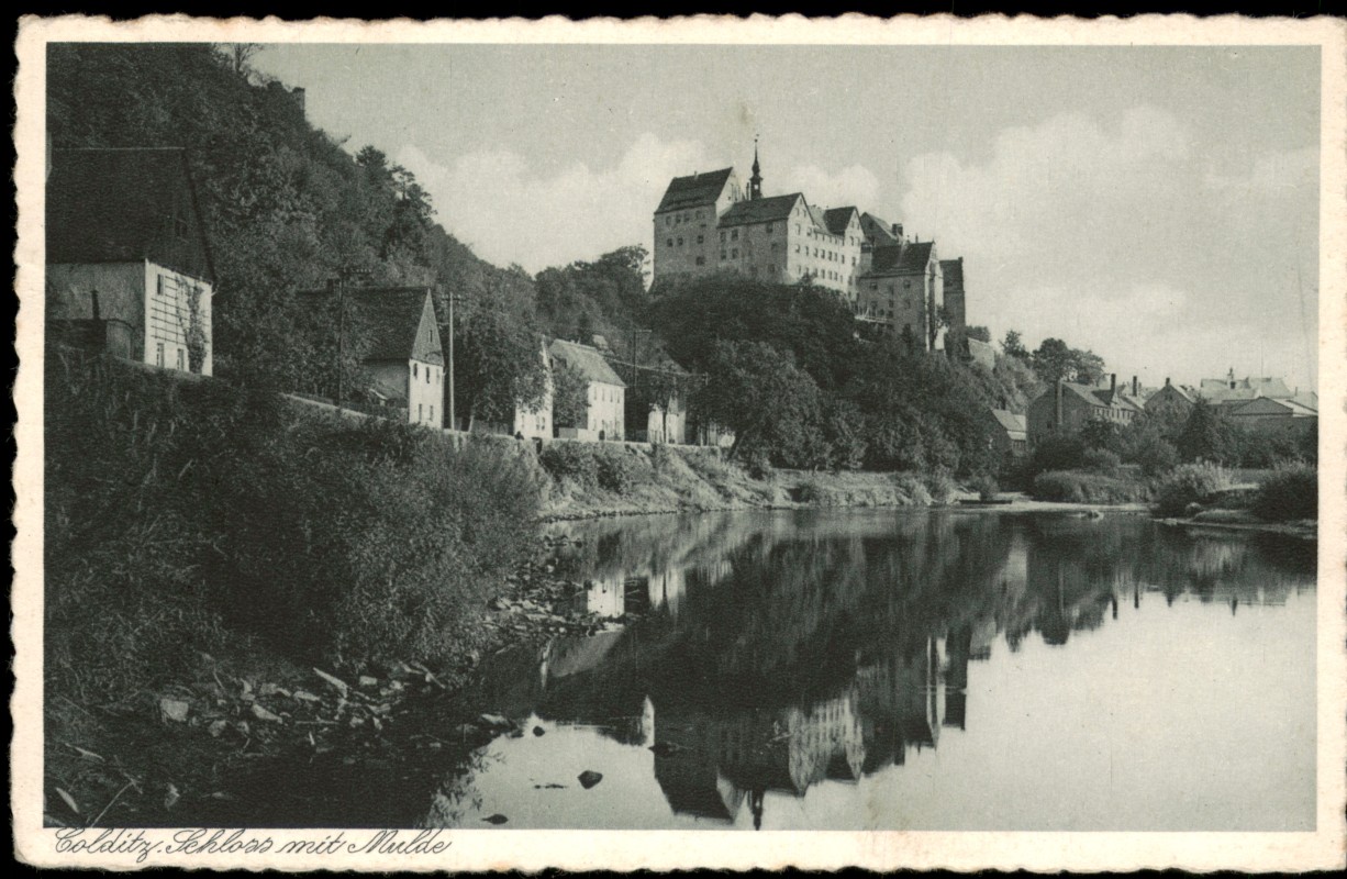 vergrößern: Bildseite historische Ansichtskarte von 1934: Panorama-Ansicht Schloss mit Mulde:: Colditz