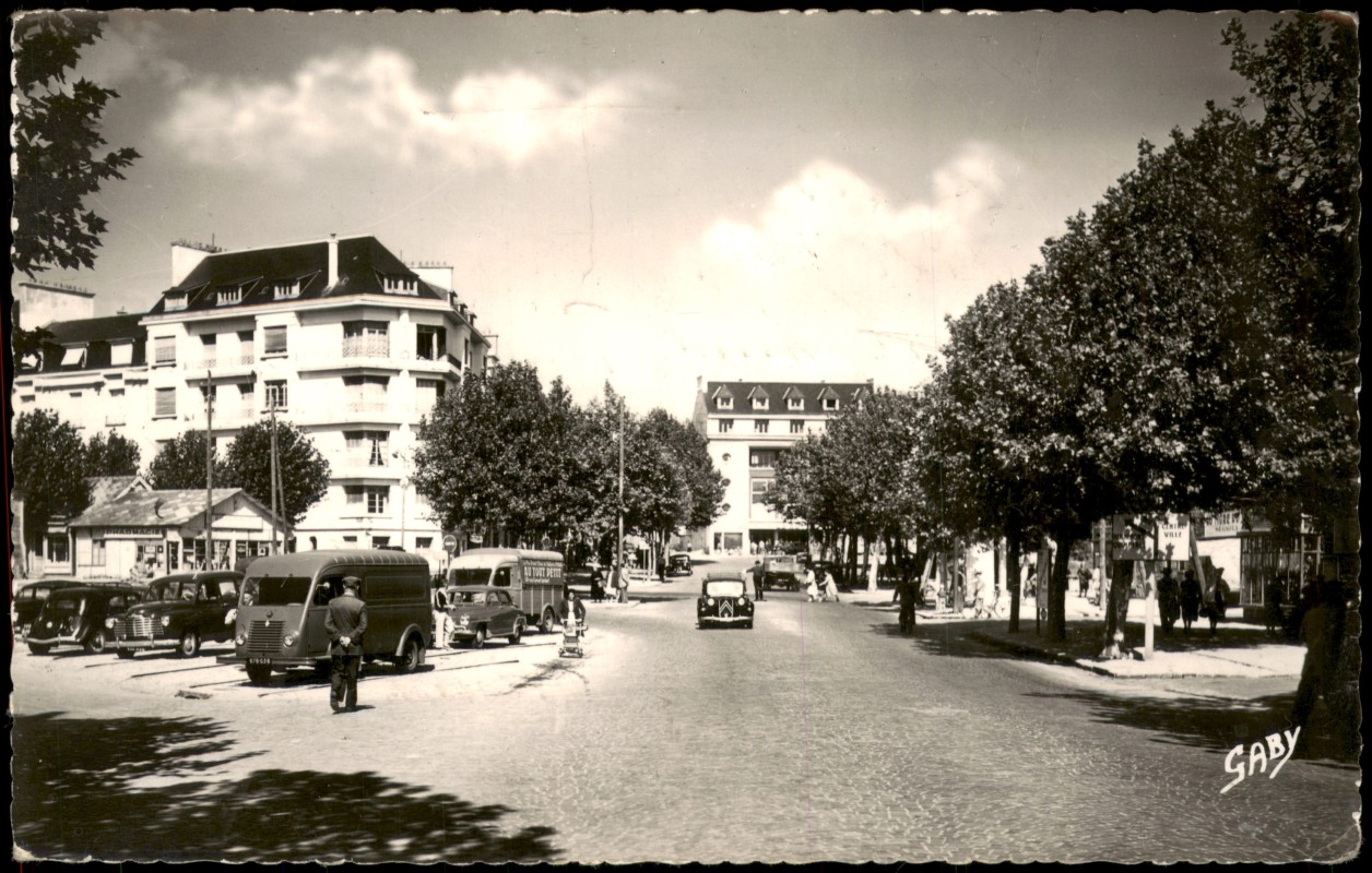 vergrößern: Bildseite historische Ansichtskarte von 1955: Avenue du Faouëdic:: Lorient