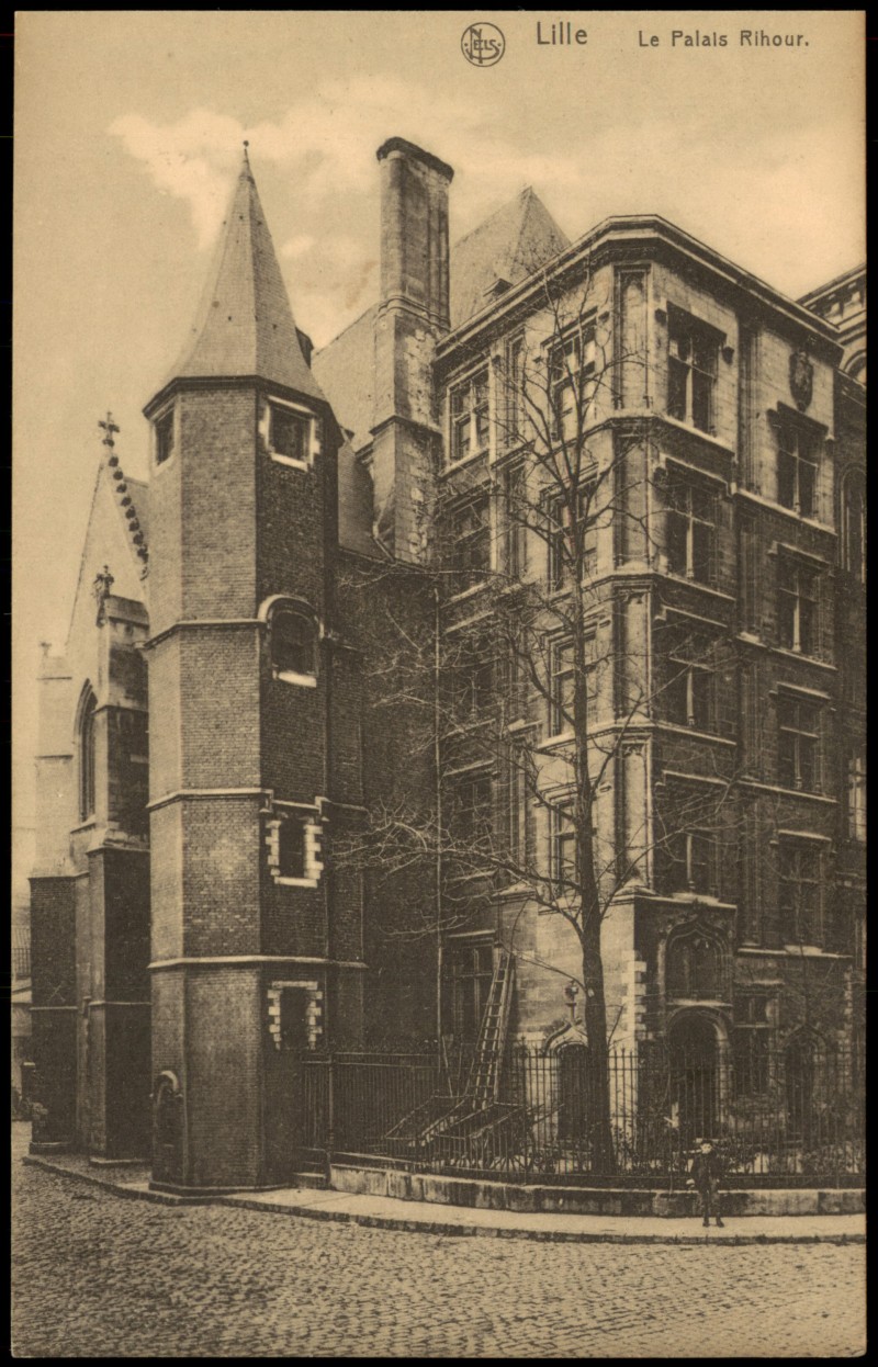 vergrößern: Bildseite historische Ansichtskarte von 1910: Gebäude-Ansicht Le Palals Rihour:: Lille