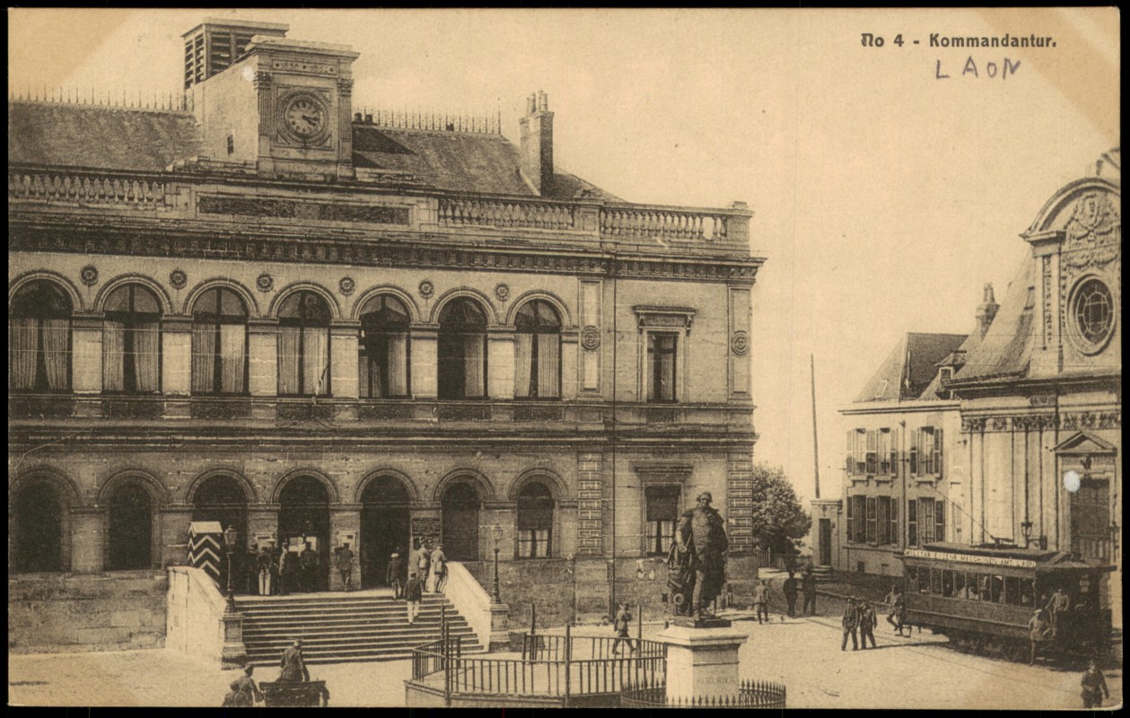 zoom: Image side vintage Postcard from 1915: Gebäude Ansicht Erster Weltkrieg KOMMANDANTUR:: Laon