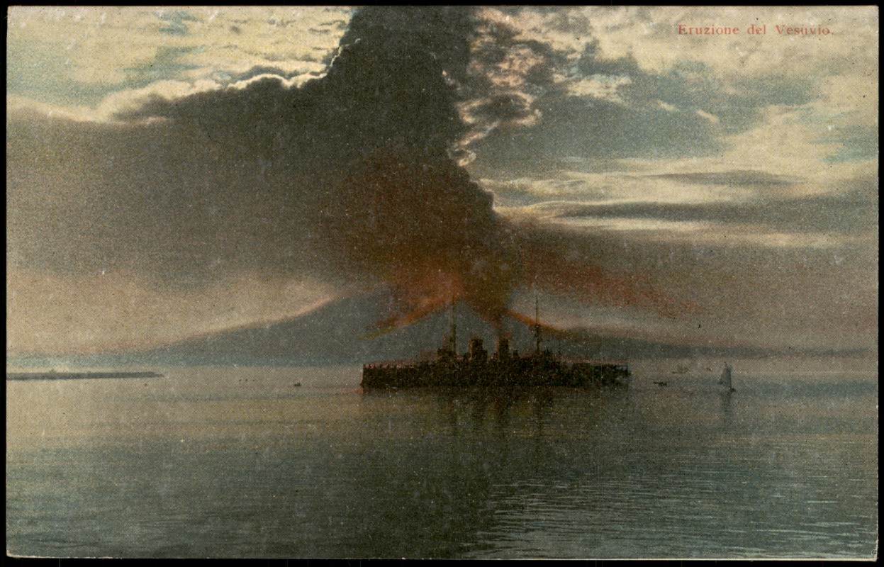 zoom: Image side vintage Postcard from 1913: Eruzione del Vesuvio Vesuv Kriegsschiff:: Naples