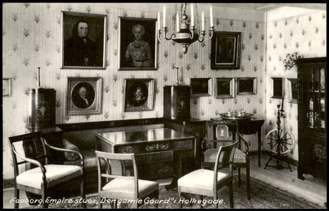 vergrößern: Bildseite historische Ansichtskarte von 1956: Empire stuei Den gamle Gaard i Holkegade.:: Faaborg