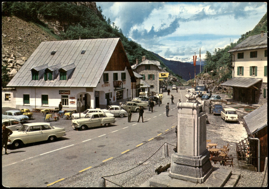vergrößern: Bildseite historische Ansichtskarte von 1955: PASSO MONTE CROCE CARNICO Bar Ristorante Matiz-Mentil:: .Italien