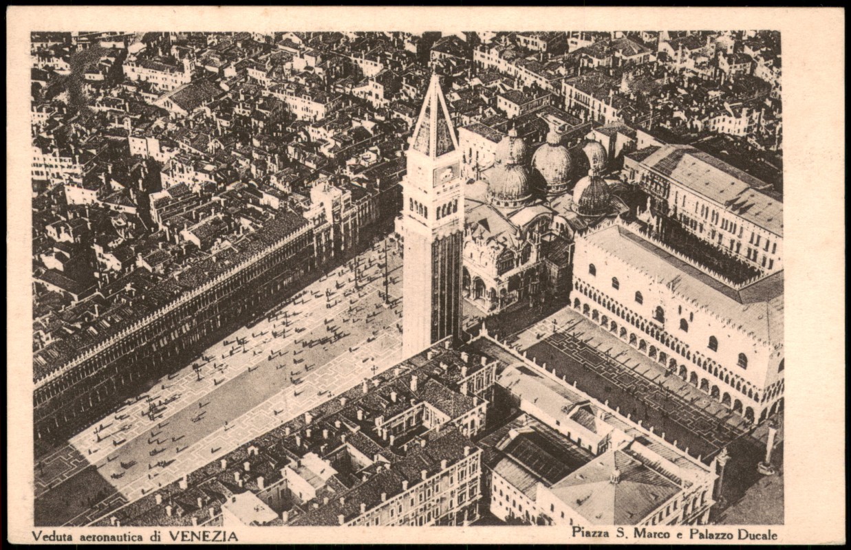vergrößern: Bildseite historische Ansichtskarte von 1926: Luftbild Piazza S. Marco e Palazzo Ducale Veduta aeronautica:: Venedig