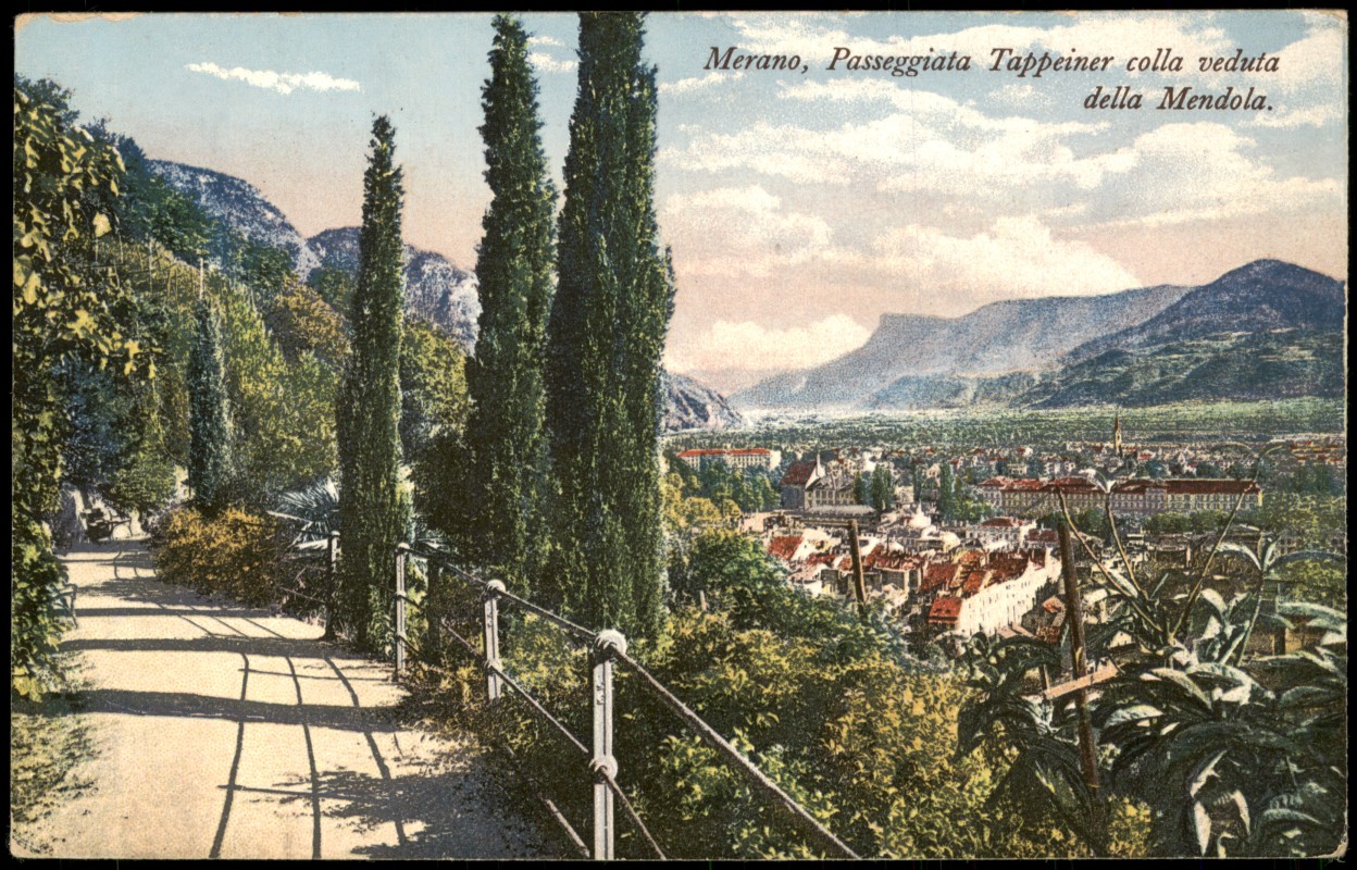 vergrößern: Bildseite historische Ansichtskarte von 1924: Panorama-Ansicht Merano Passeggiata Tappeiner colla veduta della Mendola:: Meran