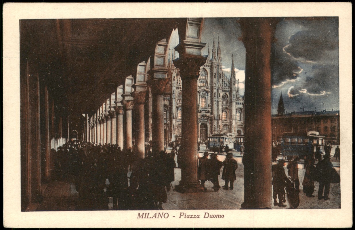 zoom: Image side vintage Postcard from 1927: Piazza del Duomo - Stimmungsbild:: Milan