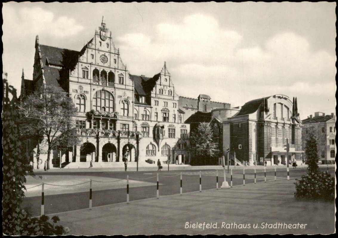 zoom: Image side vintage Postcard from 1953: Rathaus u. Stadttheater:: Bielefeld