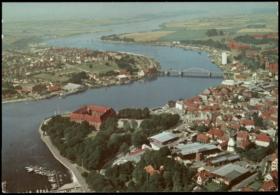 vergrößern: Bildseite historische Ansichtskarte von 1970: LUFTFOTO DENMARK AIR-PHOTO Luftaufnahme:: Sonderburg