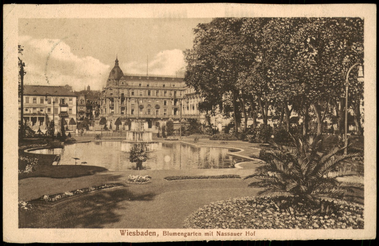 vergrößern: Bildseite historische Ansichtskarte von 1910: Stadtteilansicht Blumengarten mit Nassauer Hof:: Wiesbaden