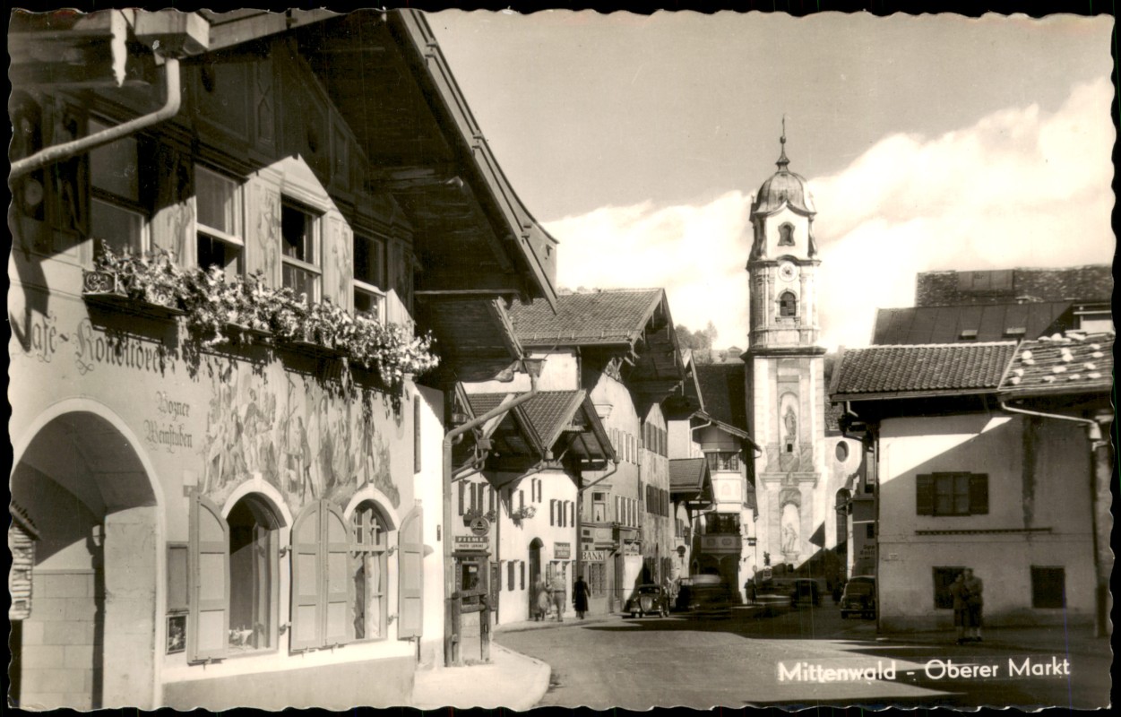zoom: Image side vintage Postcard from 1963: Oberer Markt - Autos:: Mittenwald