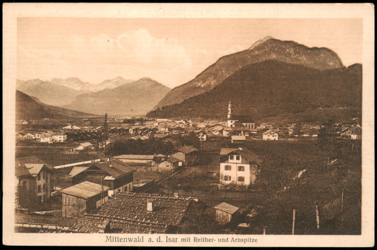 zoom: Image side vintage Postcard from 1925: Panorama von Mittenwald mit Reither- und Arnspitze:: Mittenwald