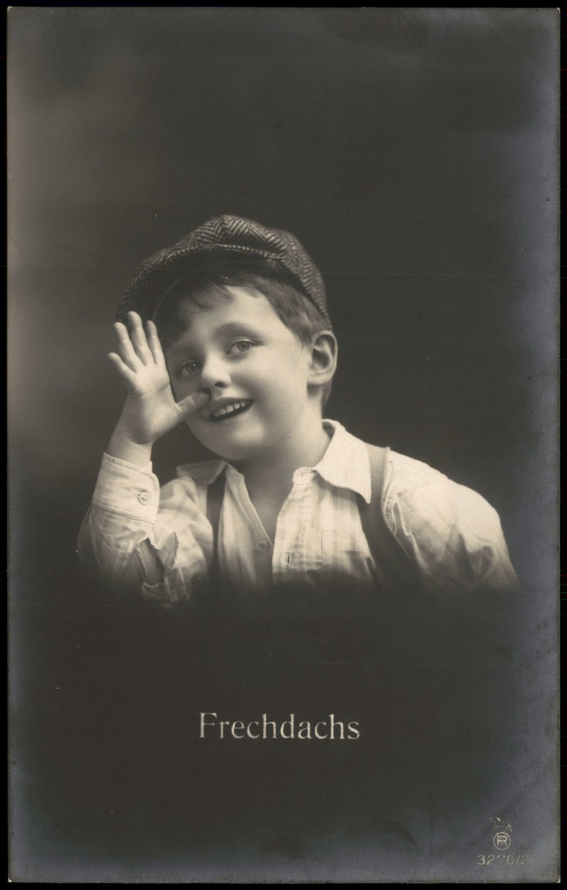 zoom: Image side vintage Postcard from 1914: Kinder Künstlerkarte Junge Fotokunst Frechdachs::