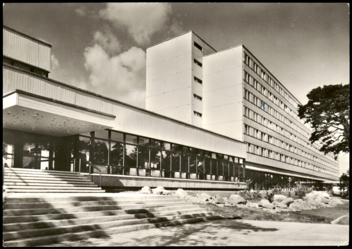 vergrößern: Bildseite historische Ansichtskarte von 1980: Ferienheim Roter Oktober - Fotokarte:: Zinnowitz