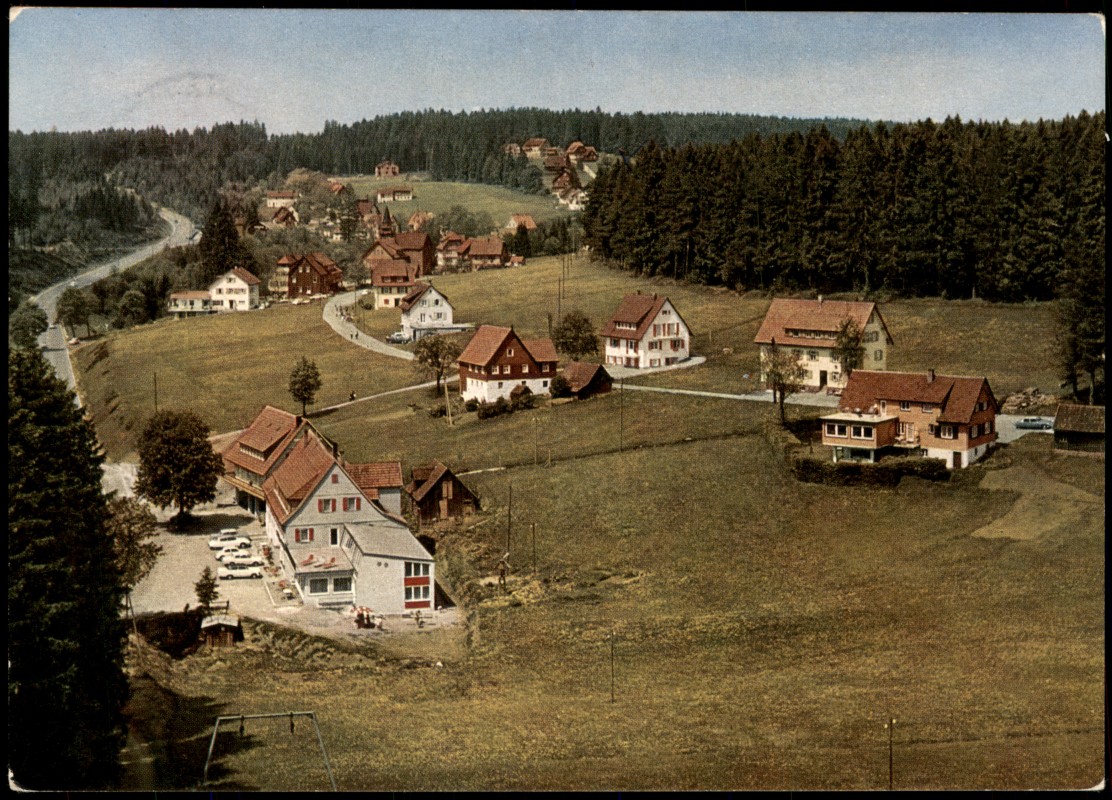 zoom: Image side vintage Postcard from 1964: Panorama-Teilansicht Blick auf Wohnhaus-Siedlung:: Kniebis-Freudenstadt