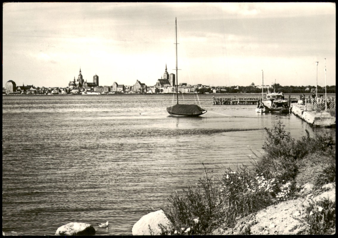 zoom: Image side vintage Postcard from 1976: Panorama-Ansicht DDR AK Blick nach Stralsund:: Altefähr