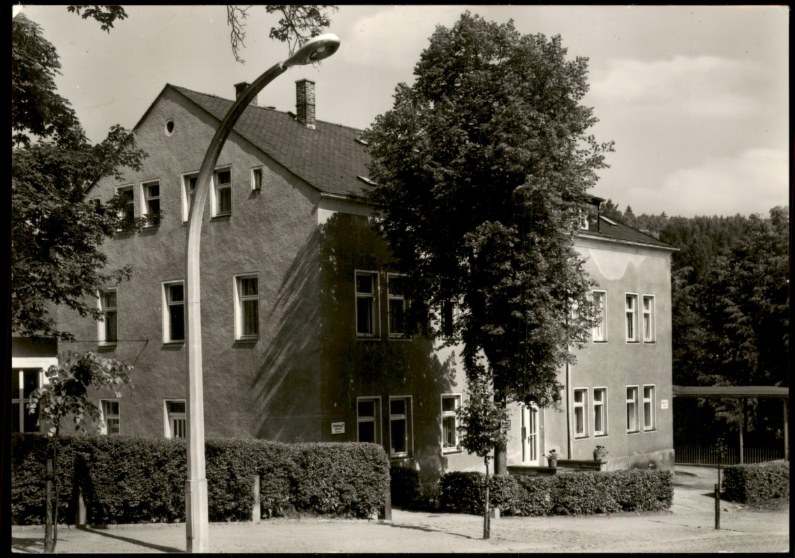 zoom: Image side vintage Postcard from 1977: Dr.-Külz-Heim zur DDR-Zeit:: Bad Elster