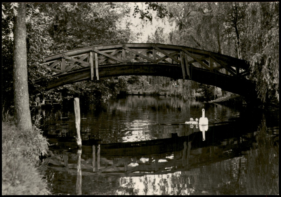 vergrößern: Bildseite historische Ansichtskarte von 1972: Mühlengrabenbrücke:: Lychen