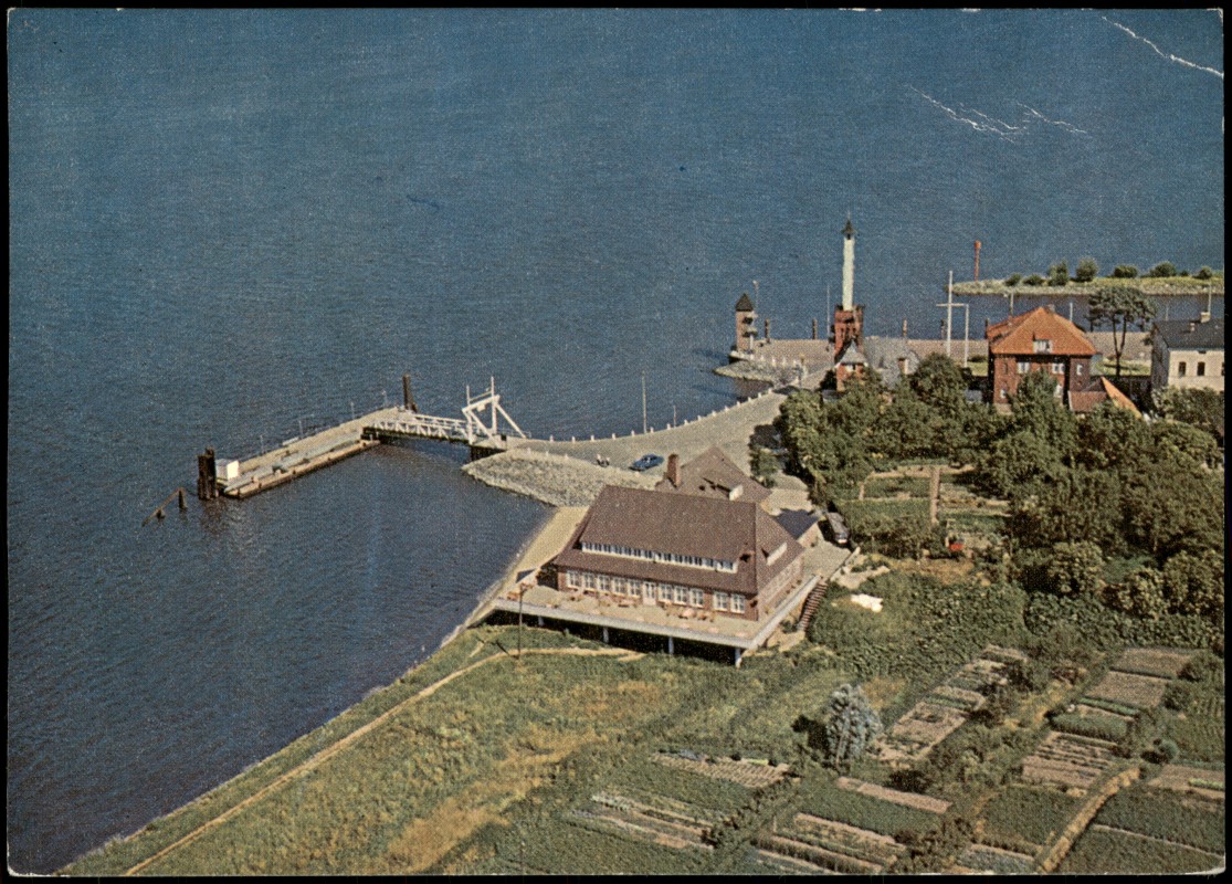 vergrößern: Bildseite historische Ansichtskarte von 1969: Luftbild Stadersand Gaststätte Elbkate:: Stade