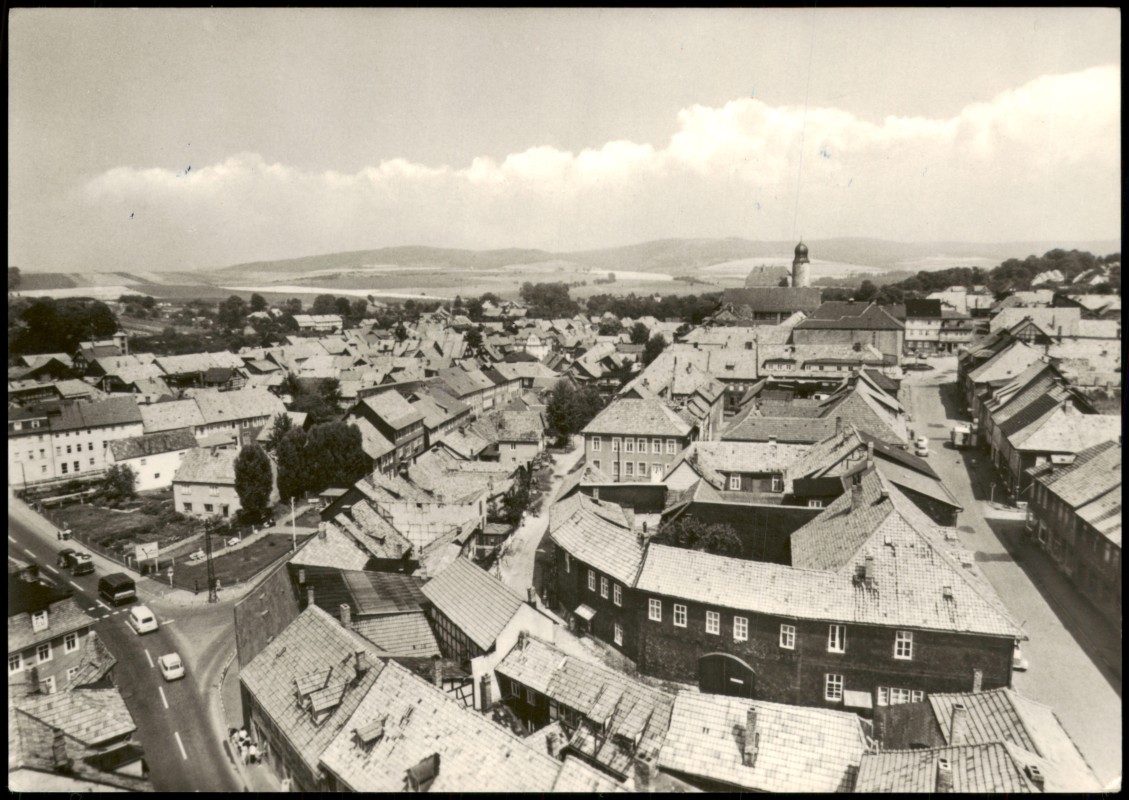 vergrößern: Bildseite historische Ansichtskarte von 1974: Blick vom Kirchturm:: Eisfeld
