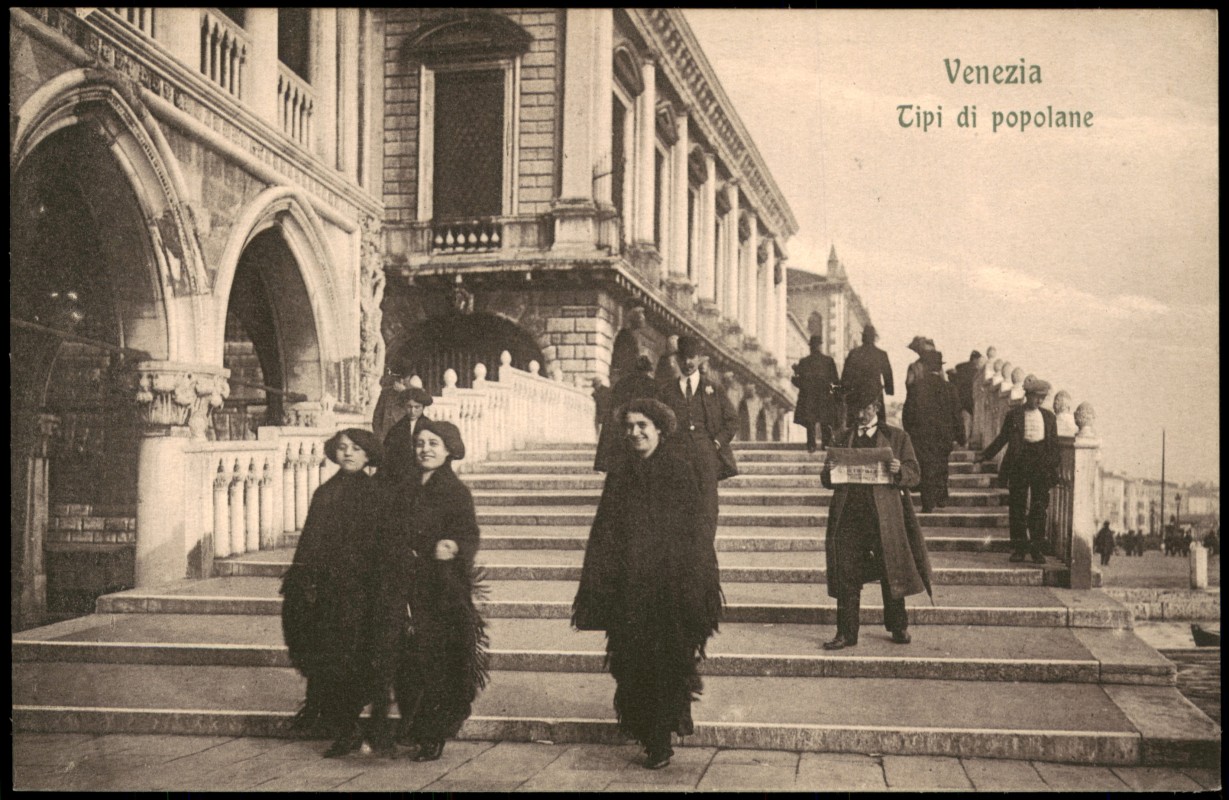 zoom: Image side vintage Postcard from 1920: Venezia Tipi di popolane (Einheimische):: Venice