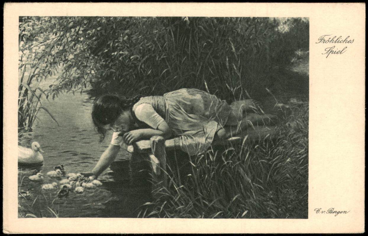 zoom: Image side vintage Postcard from 1915: Fröhliches Spiel - Mädchen mit Entenküken::