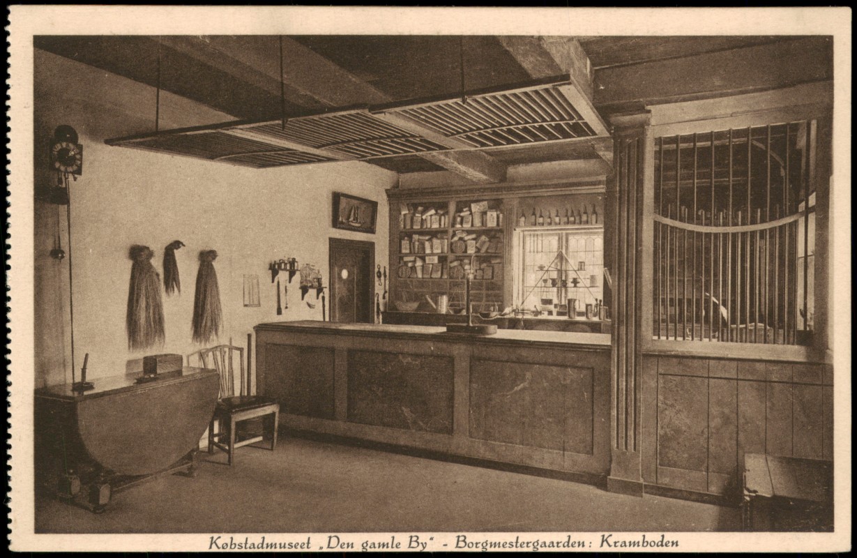 vergrößern: Bildseite historische Ansichtskarte von 1910: Kobstadmuseet Den gamle By Borgmestergaarden Kramboden:: Aarhus