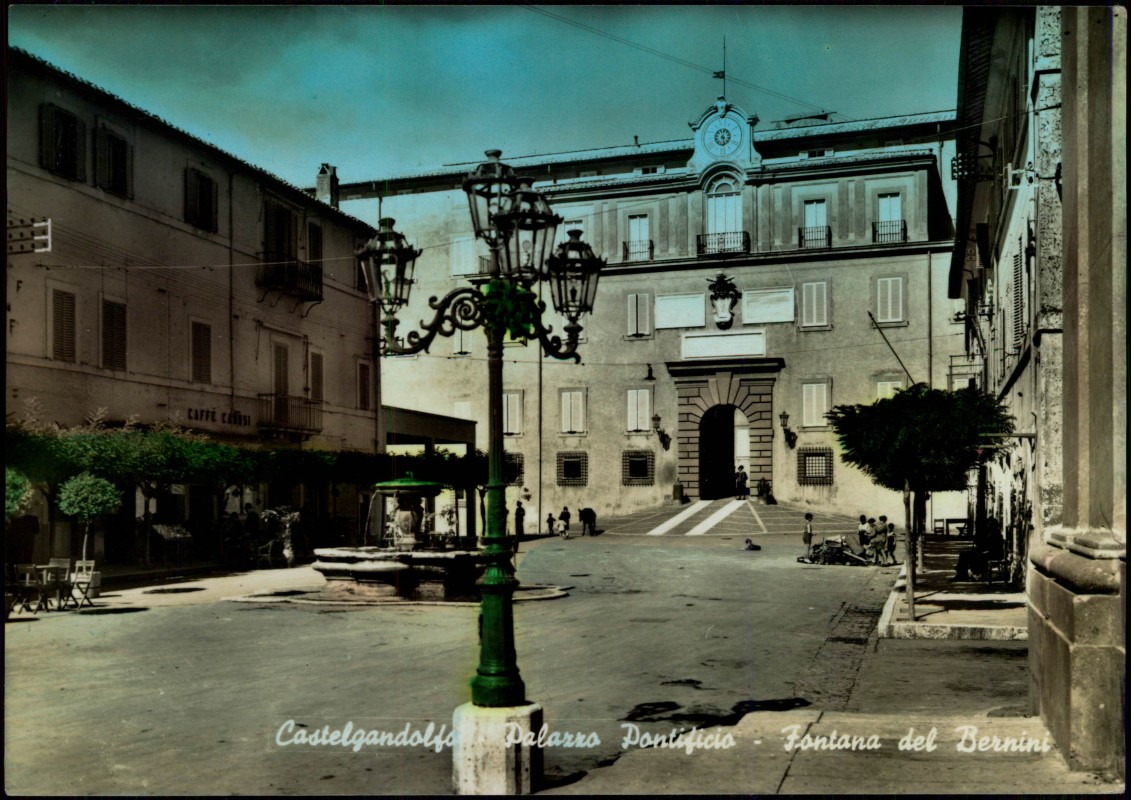zoom: Image side vintage Postcard from 1965: Palazzo Pontificio Fontana del Bernini:: Castel Gandolfo