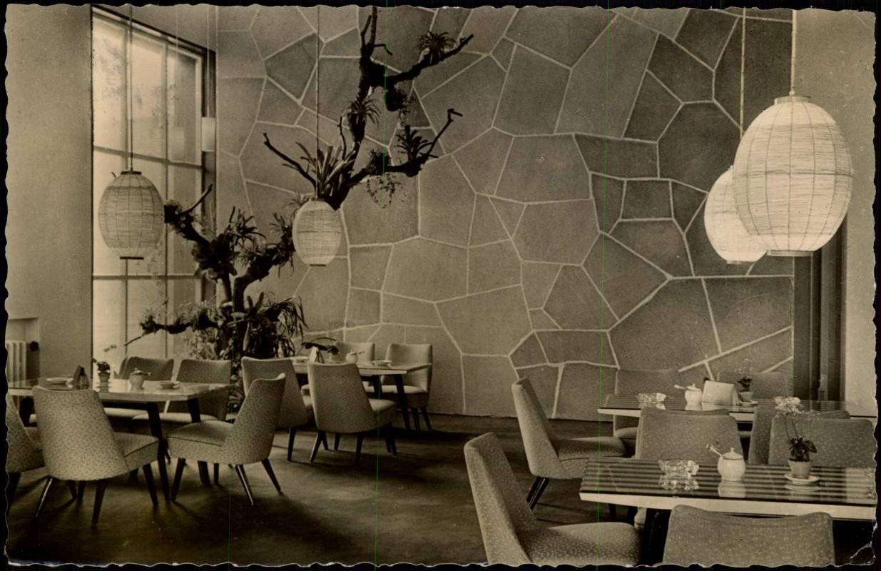 vergrößern: Bildseite historische Ansichtskarte von 1960: HO CAFÉ Roter Turm - Mokkadiele:: Chemnitz