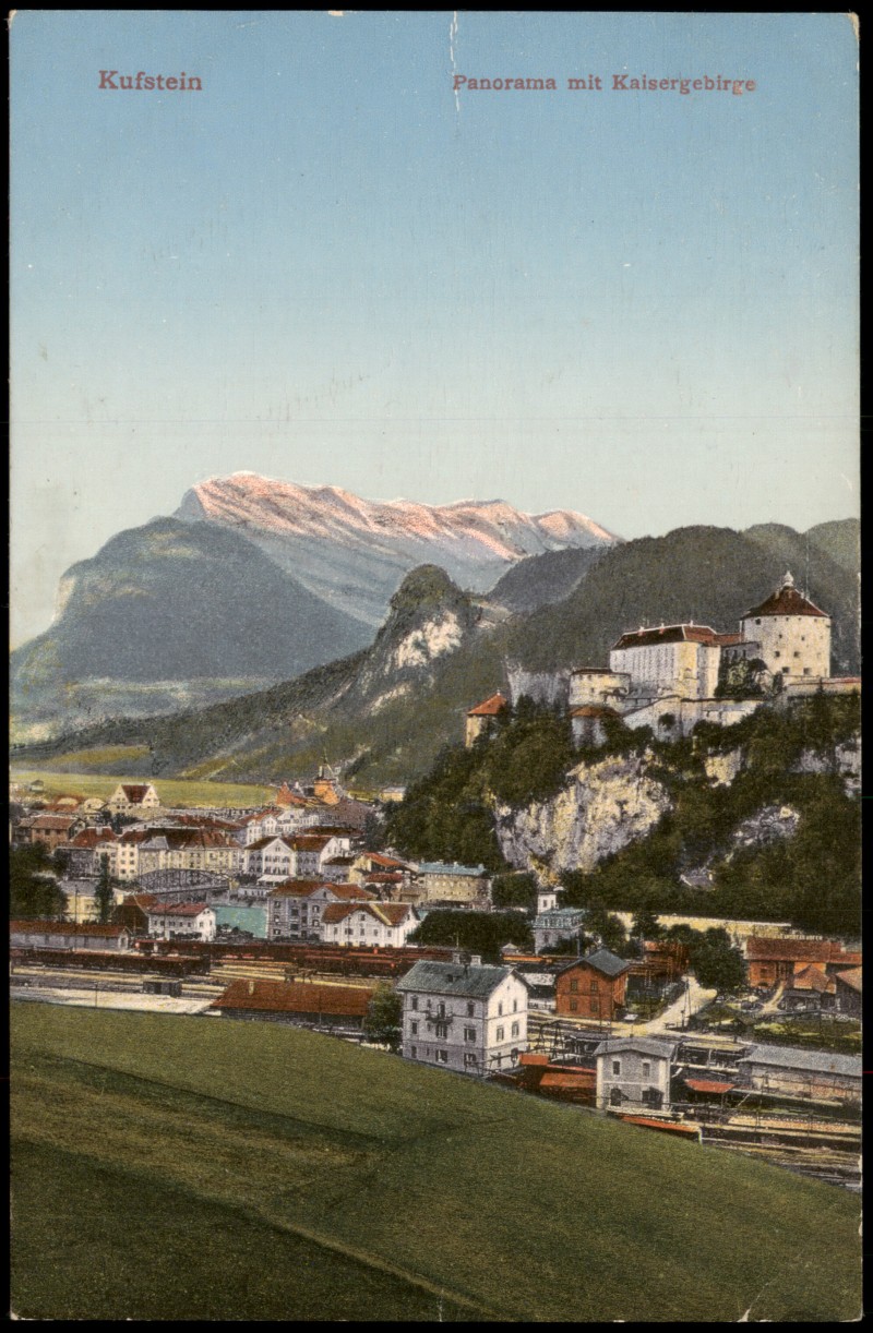 vergrößern: Bildseite historische Ansichtskarte von 1915: Panorama von Kufstein mit Festung und Kaisergebirge:: Kufstein