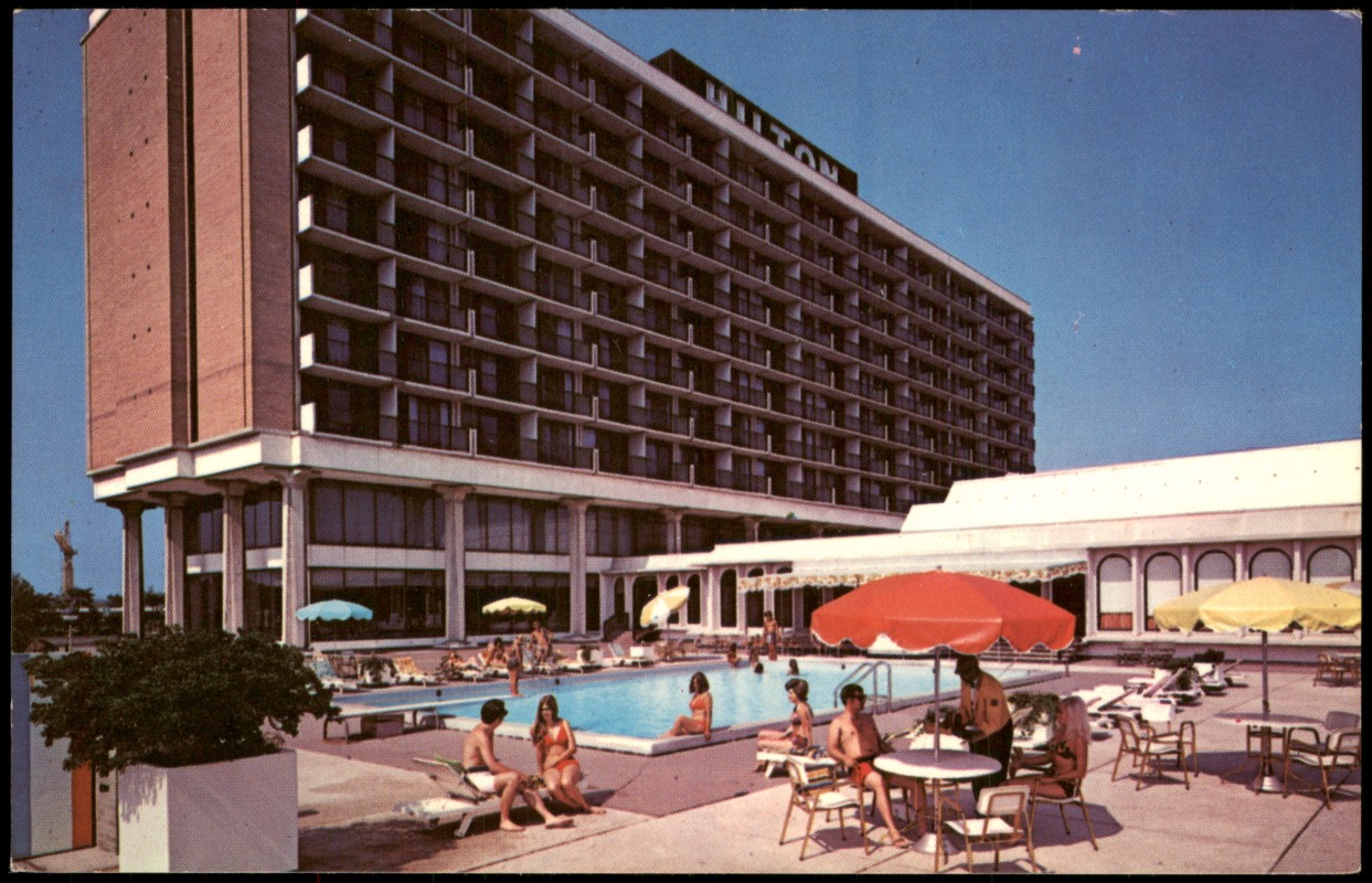 vergrößern: Bildseite historische Ansichtskarte von 1971: Hilton Hotel Main Street Gulf Life Center:: Jacksonville (FL)