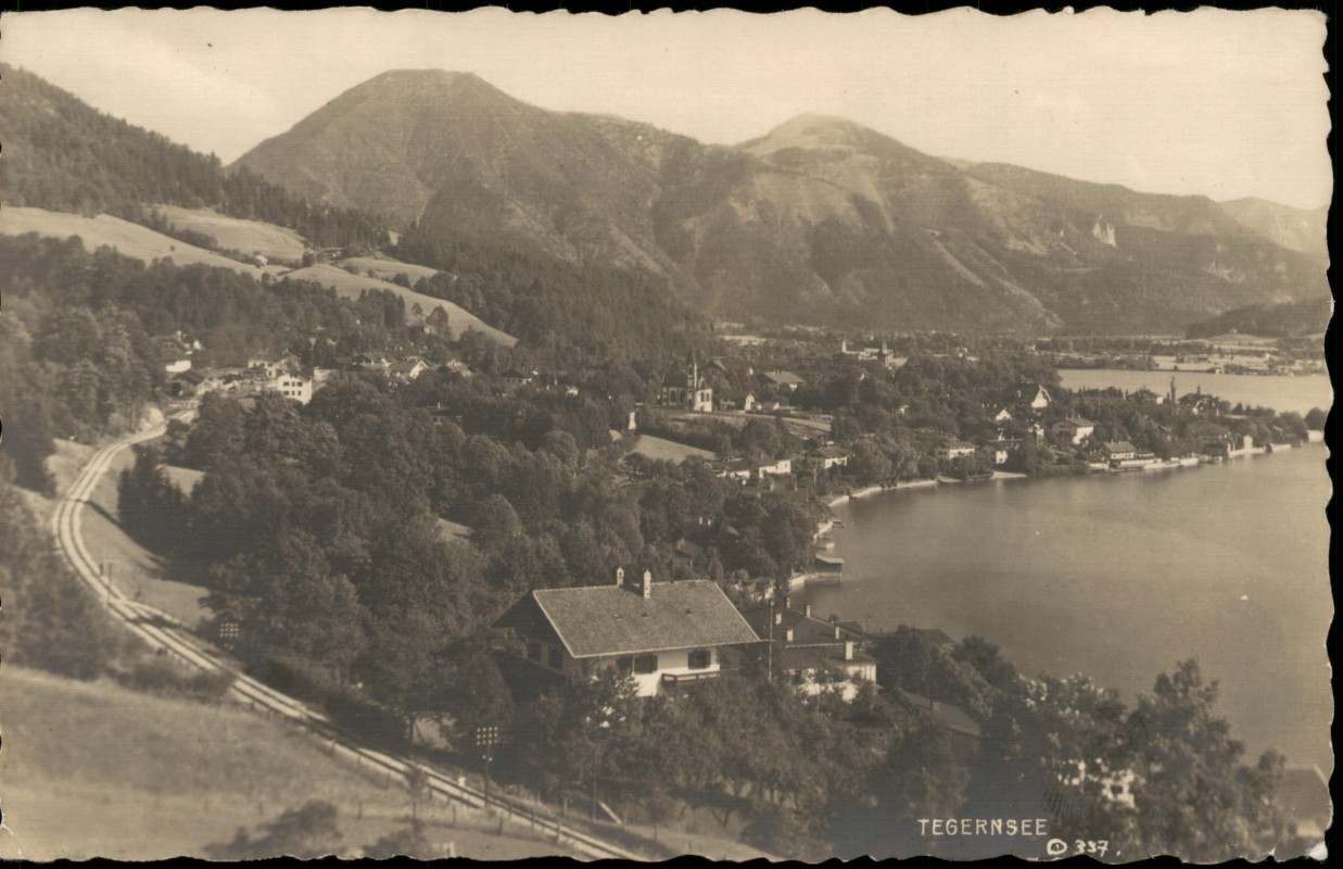 vergrößern: Bildseite historische Ansichtskarte von 1924: Stadtpartie Bahnstraße - Fotokarte:: Tegernsee (Stadt)