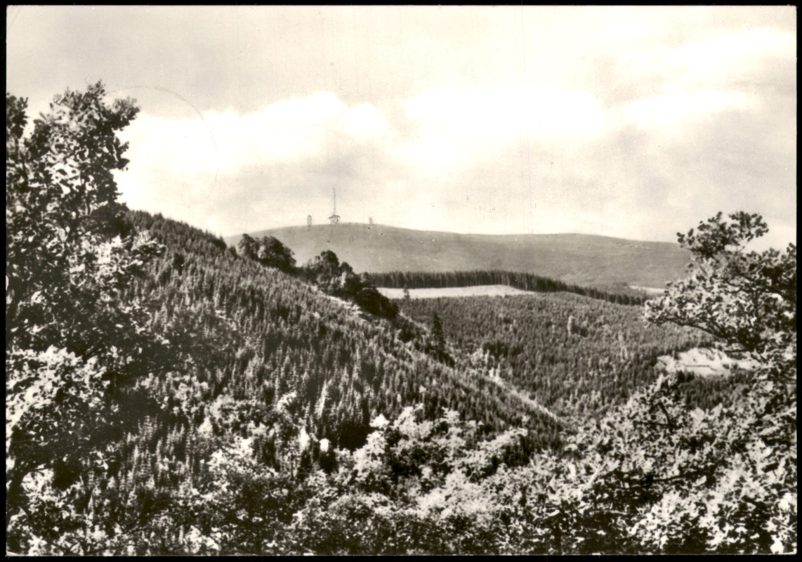 vergrößern: Bildseite historische Ansichtskarte von 1978: Harz DDR AK Blick vom Ilsestein zum Brocken:: Ilsenburg (Harz)