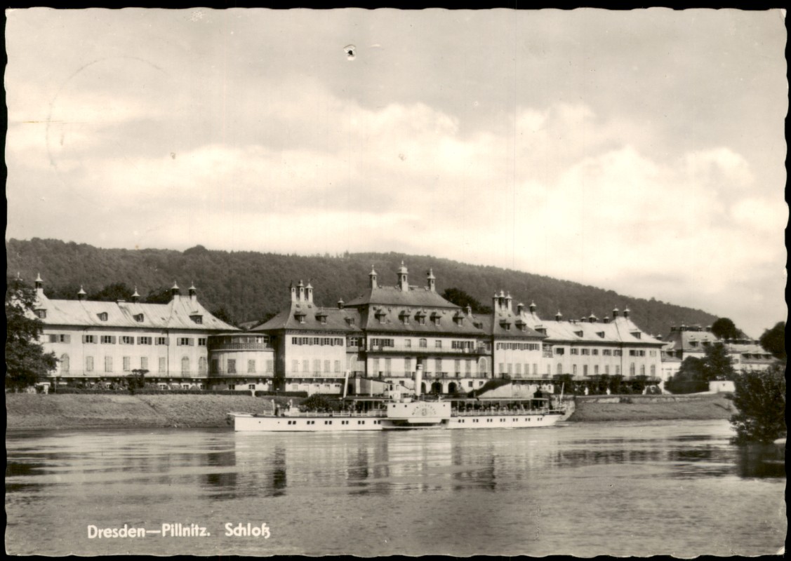 zoom: Image side vintage Postcard from 1961: Elbe Schiff Dampfer passiert Schloss Pillnitz:: Pillnitz