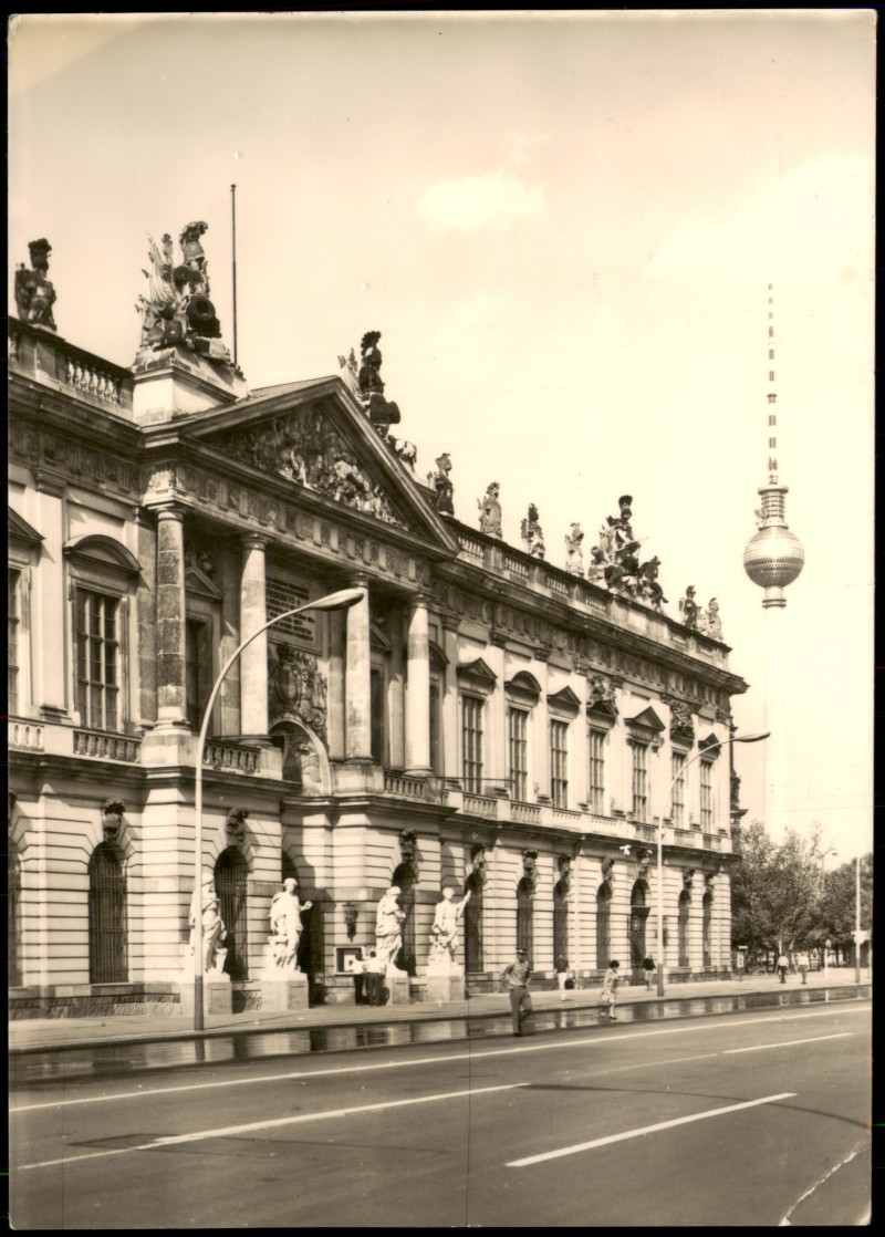 vergrößern: Bildseite historische Ansichtskarte von 1971: Museum für Dt. Geschichte zur DDR-Zeit:: Berlin