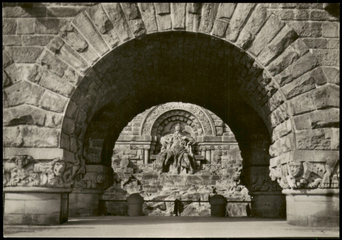 vergrößern: Bildseite historische Ansichtskarte von 1974: Barbarossadenkmal Kyffhäuser:: Kelbra (Kyffhäuser)