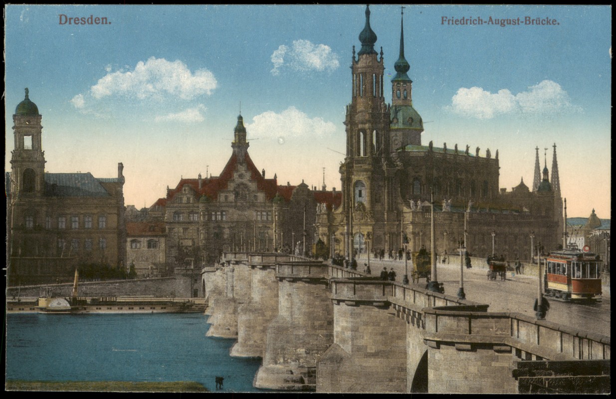 vergrößern: Bildseite historische Ansichtskarte von 1915: Stadt Straßenbahn Elbdampfer:: Dresden