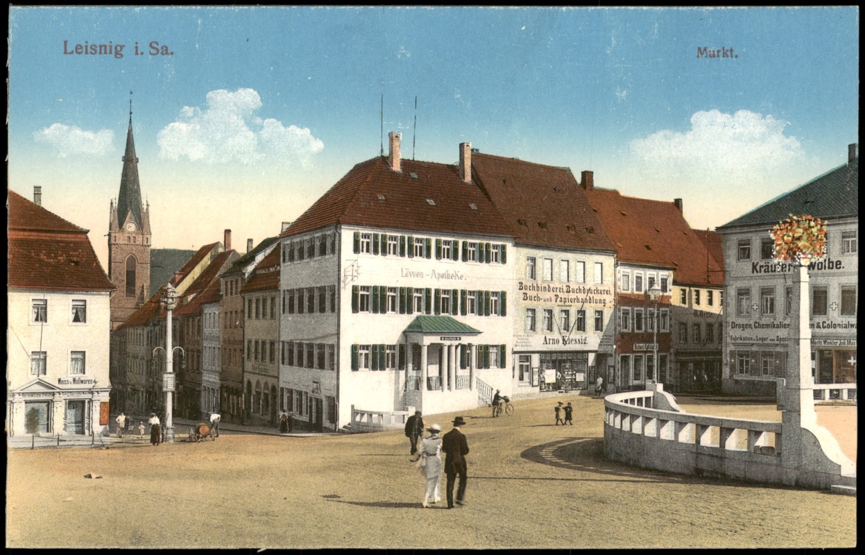 vergrößern: Bildseite historische Ansichtskarte von 1915: Marktplatz Geschäfte:: Leisnig