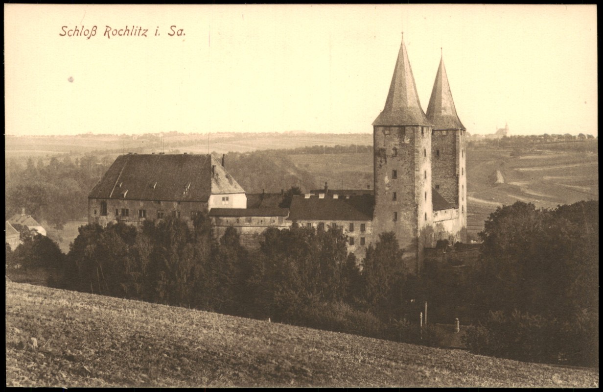 zoom: Image side vintage Postcard from 1913: Schloss Seitenansicht Fernsicht:: Rochlitz